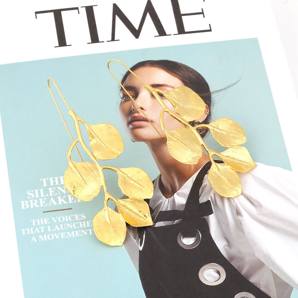 Vintage Temperament Long Gold Leaf Earrings - Image 2